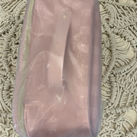 Pink Checkered Women's makeup/ toiletry Bag - Picture 7 of 13